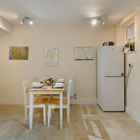 2 Bed In 95741 Semesterbostad